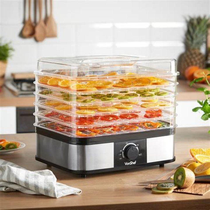 Can you use a food dehydrator to dry herbs?
