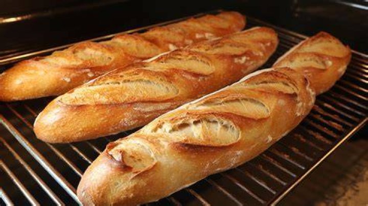 How long do you put a baguette in the oven for?