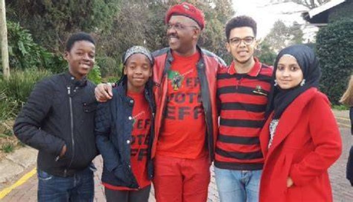 Who is Dali Mpofu wife?